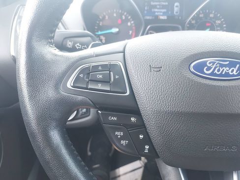 Used 2017 Ford Escape Titanium w/ Equipment Group 301A AWD/4WD image 22