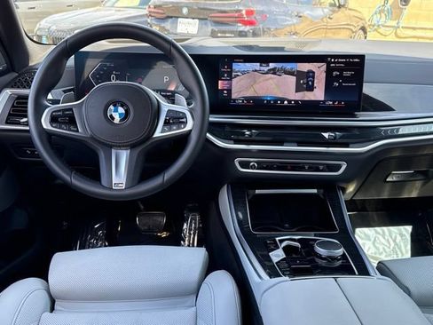 Used 2026 BMW X5 xDrive40i w/ M Sport Package AWD/4WD image 31