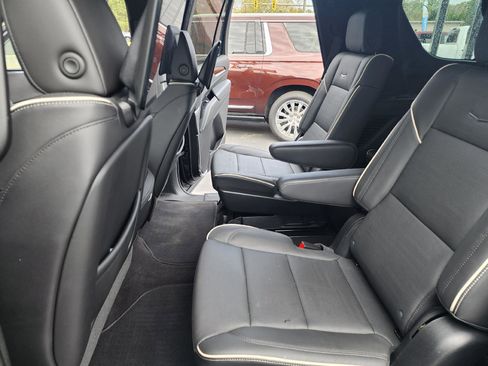 Used 2023 Cadillac Escalade Premium Luxury image 8