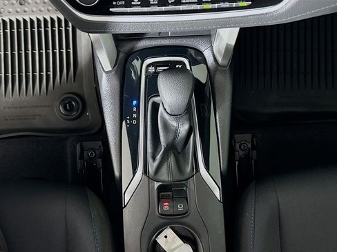 Certified 2024 Toyota Corolla Cross SE w/ Moonroof Package image 18