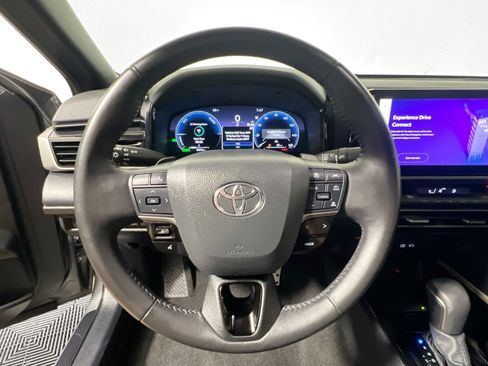 Used 2025 Toyota Camry XSE image 17