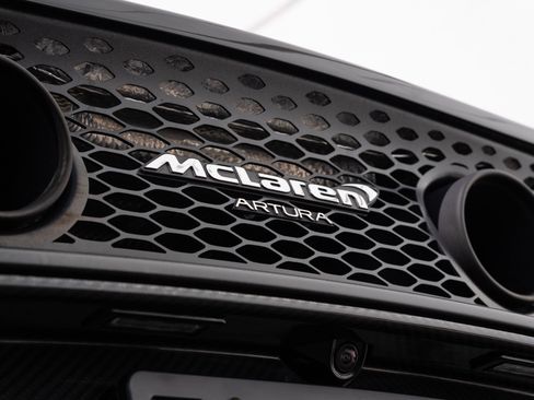 Used 2023 McLaren Artura RWD image 40