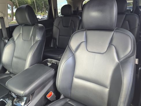 Certified 2024 Kia Telluride S w/ S Sunroof Package FWD image 22