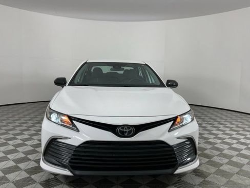Used 2022 Toyota Camry LE w/ Carpet Mat Package (TMS) FWD image 4