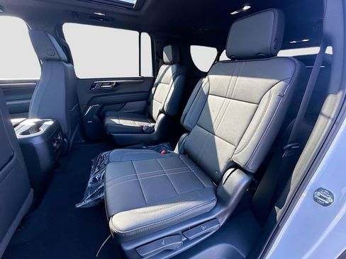 New 2026 Chevrolet Suburban High Country w/ Sun And Tow Package AWD/4WD image 27