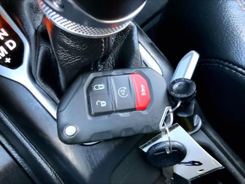 Used 2024 Jeep Gladiator Sport AWD/4WD image 13