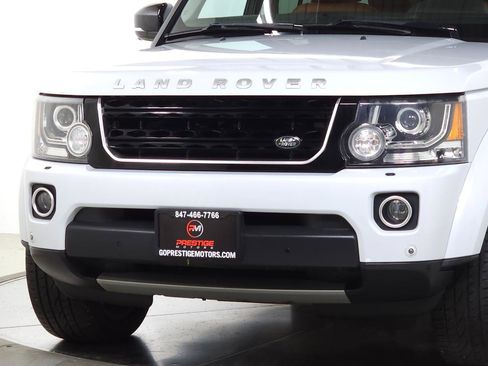 Used 2016 Land Rover LR4 HSE LUX AWD/4WD image 2