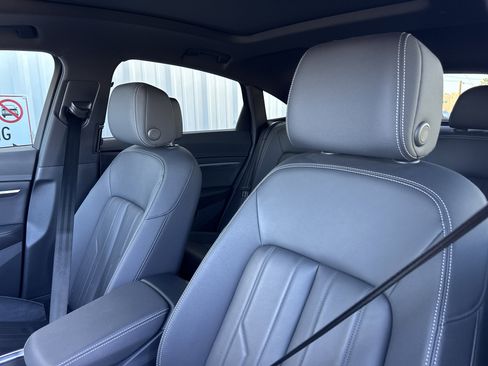 Used 2023 Audi e-tron Premium w/ Convenience Plus Package image 15