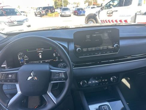 Used 2024 Mitsubishi Outlander SEL Black Edition image 21
