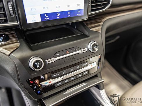 Used 2020 Ford Explorer Limited w/ Class III Trailer Tow Package image 30