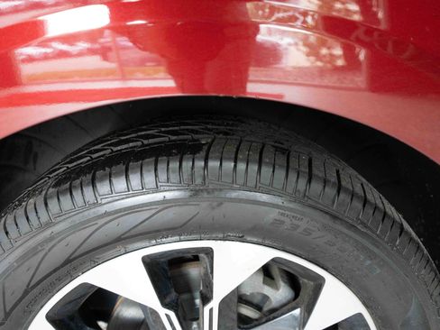 Used 2022 Kia Carnival EX FWD image 31