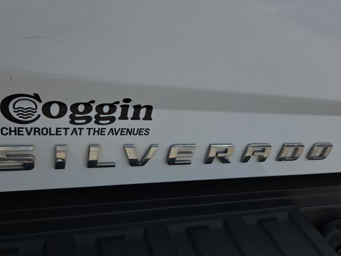 Used 2017 Chevrolet Silverado 2500 LT w/ LT Fleet Convenience Package AWD/4WD image 32