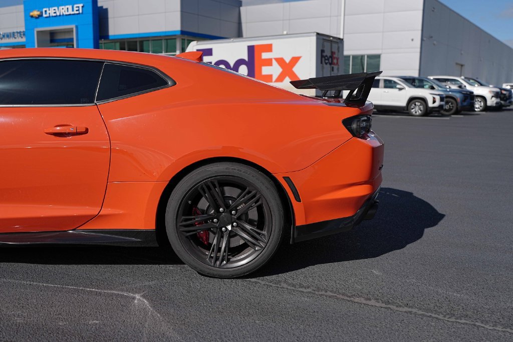 Used 2019 Chevrolet Camaro ZL1 RWD image 15