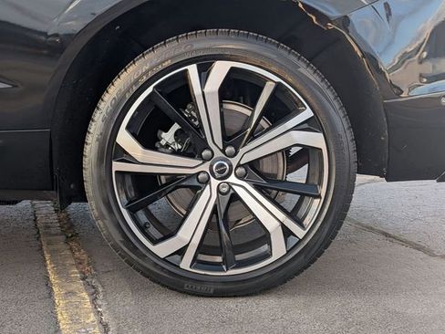 Used 2024 Volvo XC60 T8 Ultimate image 12