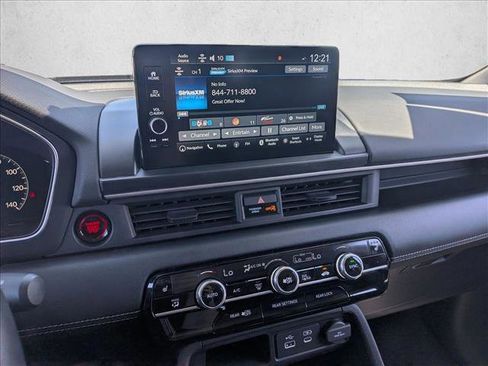 Used 2024 Honda Pilot Touring image 19