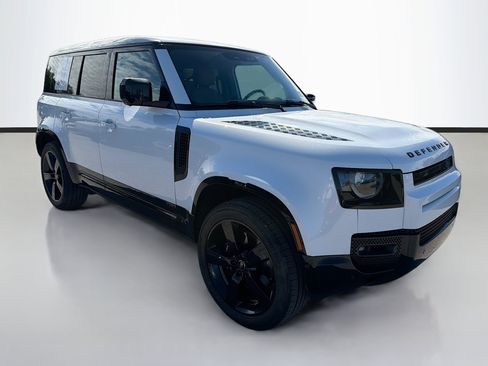 Used 2023 Land Rover Defender 110 V8 AWD/4WD image 7