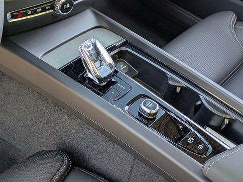 New 2026 Volvo V60 B5 Cross Country Ultra w/ Protection Package Premier image 19