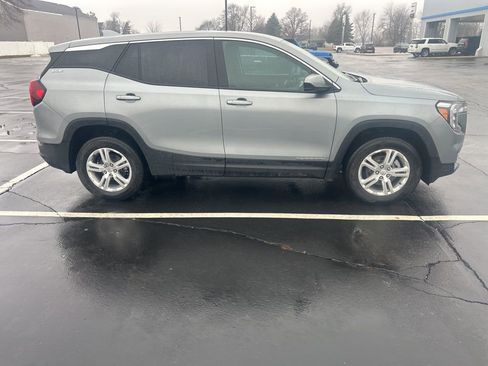 Used 2024 GMC Terrain SLE image 7