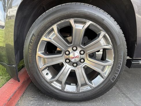 Used 2015 GMC Yukon XL Denali w/ Premium Package AWD/4WD image 20