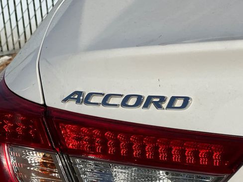Used 2019 Honda Accord EX image 24