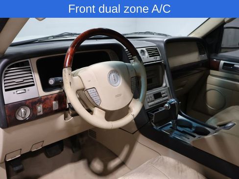 Used 2006 Lincoln Navigator Luxury image 2