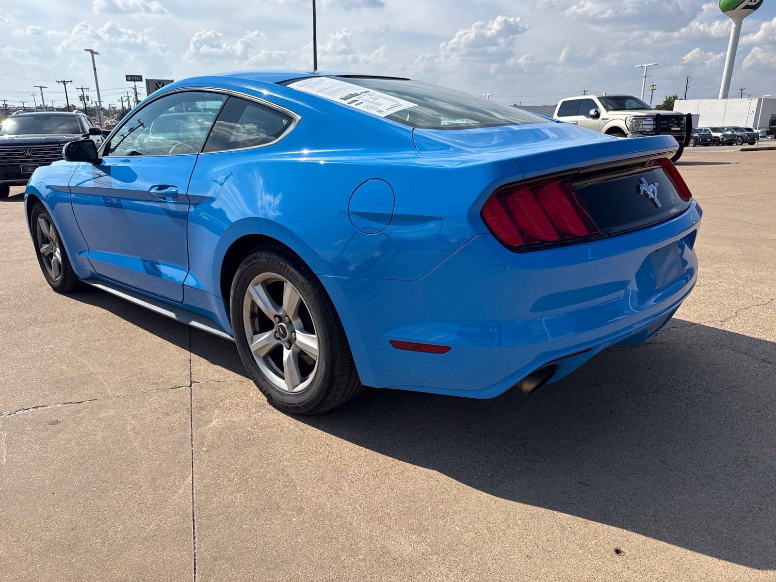 Used 2017 Ford Mustang Coupe RWD image 5