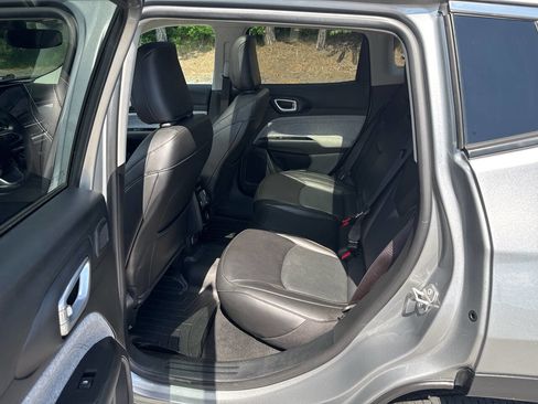 Used 2022 Jeep Compass Latitude w/ Sun and Sound Group image 11