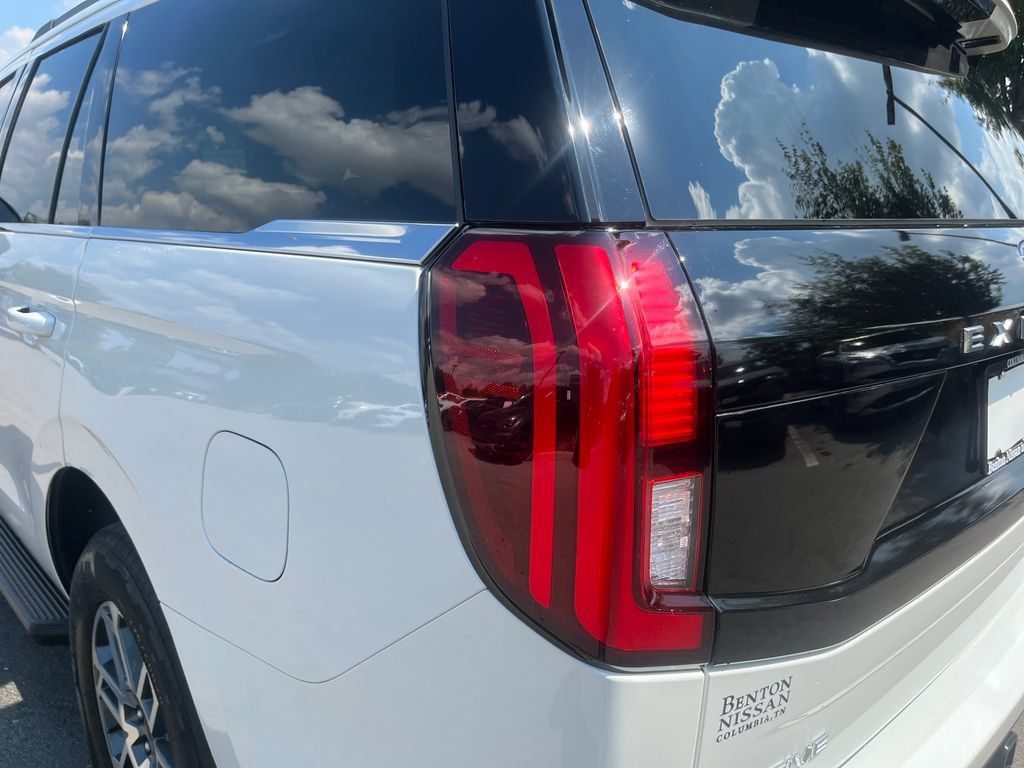 Used 2025 Ford Expedition Active RWD image 39