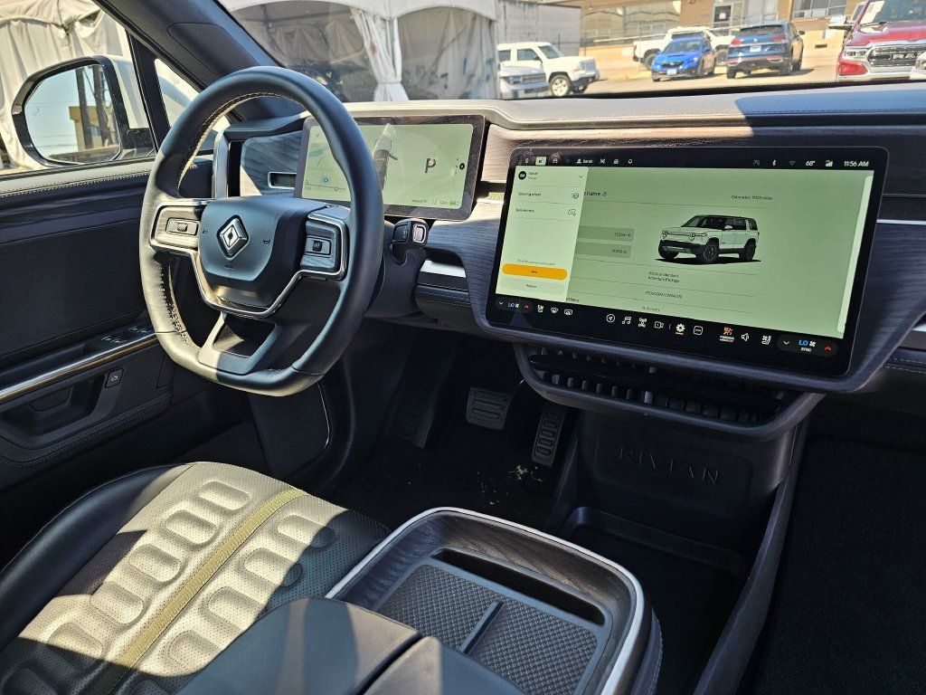 Used 2025 Rivian R1S Adventure Dual AWD/4WD image 11