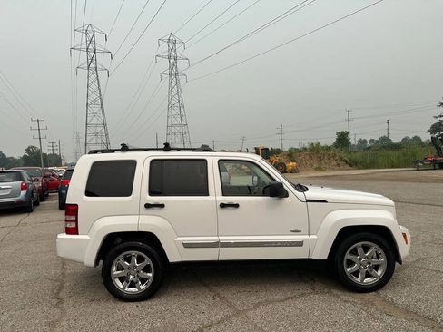 Used 2012 Jeep Liberty Sport AWD/4WD image 5