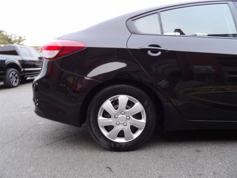 Used 2017 Kia Forte LX image 6
