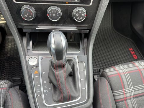 Used 2017 Volkswagen GTI Sport image 29