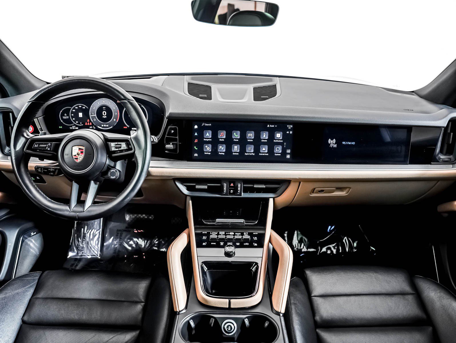 Certified 2024 Porsche Cayenne w/ Premium Package Plus (PFM) AWD/4WD image 15
