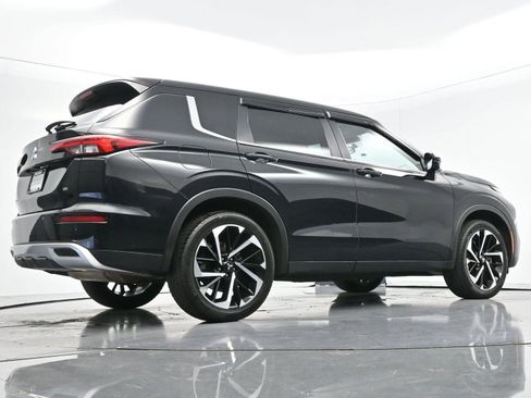 Used 2022 Mitsubishi Outlander SE image 48