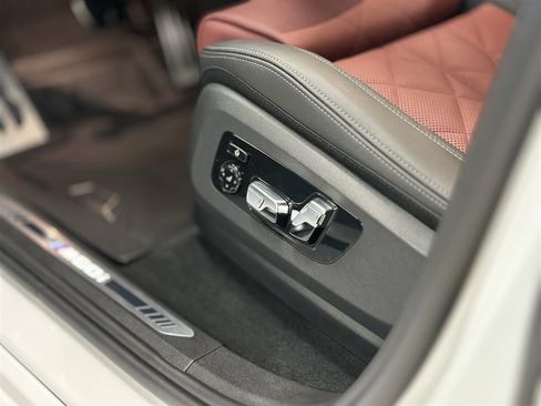 Used 2024 BMW X6 M60i w/ Dynamic Handling Package image 27