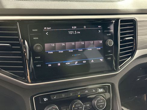 Used 2022 Volkswagen Atlas Cross Sport SE image 24