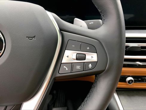 Used 2024 BMW 330i xDrive Sedan w/ Convenience Package image 17