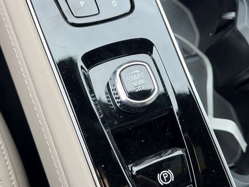 New 2026 Volvo XC90 B6 Plus w/ Protection Package Premier image 25