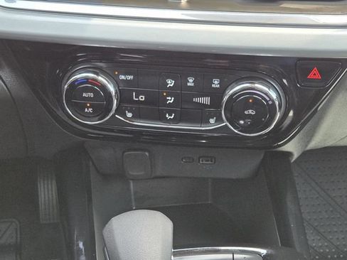 Used 2025 Chevrolet Trax LT w/ Driver Confidence Package FWD image 15