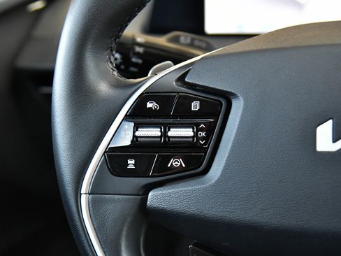 Used 2024 Kia EV6 Light image 36