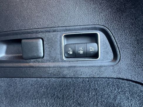 Used 2024 Mercedes-Benz GLS 450 4MATIC image 18