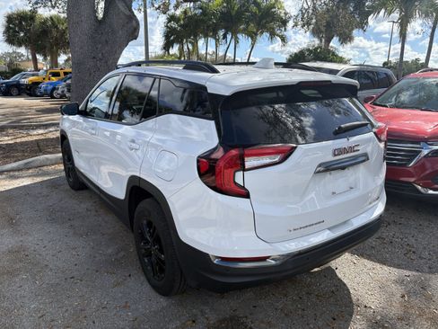 Used 2022 GMC Terrain AT4 w/ Infotainment Package II image 5