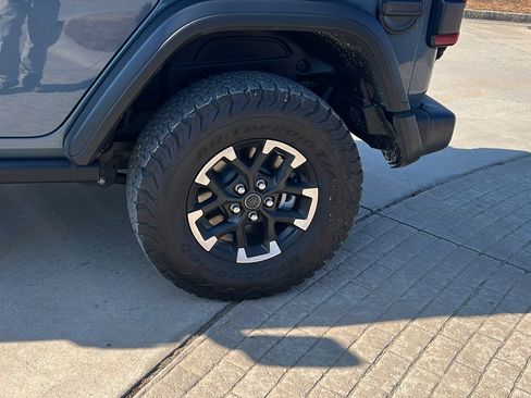 Used 2025 Jeep Wrangler Unlimited Rubicon 4xe w/ Convenience Group image 12