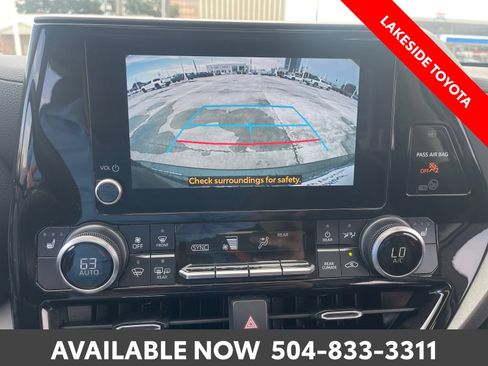 Certified 2024 Toyota Highlander XLE FWD image 36