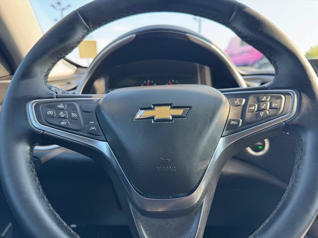 Used 2025 Chevrolet Malibu RS FWD image 16