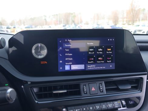 Certified 2023 Lexus ES 350 w/ Premium Package image 21