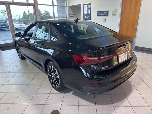 Used 2025 Volkswagen Jetta Sport FWD image 9