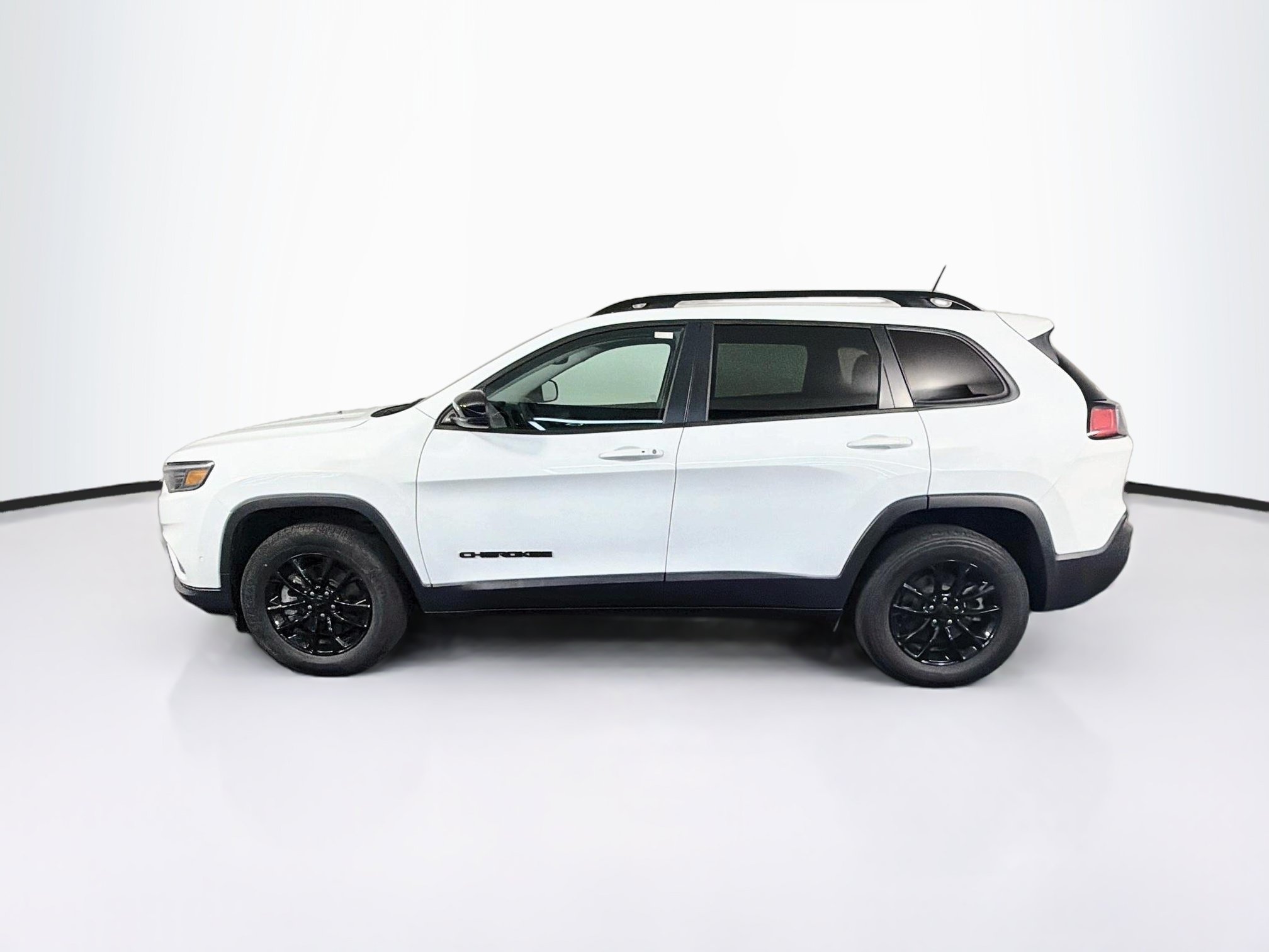 Used 2023 Jeep Cherokee Altitude Lux AWD/4WD image 4