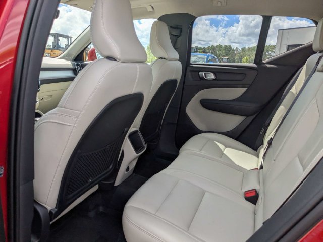 Used 2020 Volvo XC40 T5 Momentum w/ Protection Package Premier AWD/4WD image 14