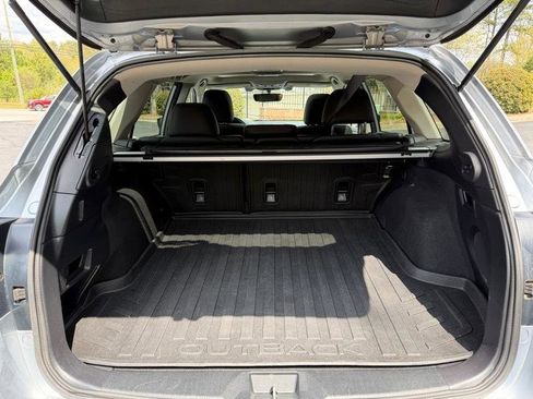 Used 2017 Subaru Outback 2.5i Limited image 35